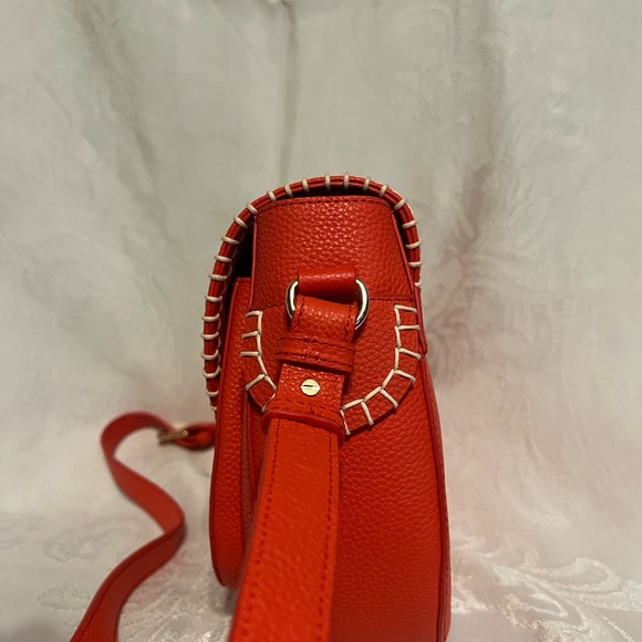 Talbots orange pebbled leather crossbody with white leather stitching trim - Picture 6 of 14
